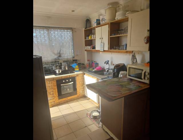 3 BEDROOM HOUSE FOR SALE IN BLUFF